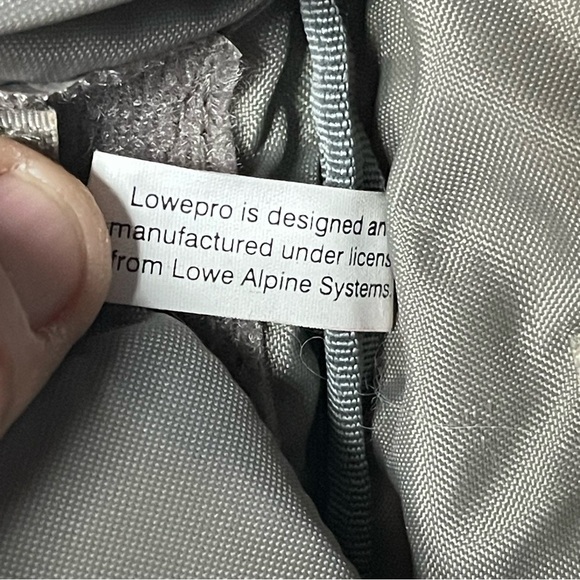 Lowepro Micro Trekker 200 Camera Backpack - Picture 12 of 12